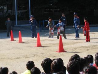 2005-12-01 10:15:45
